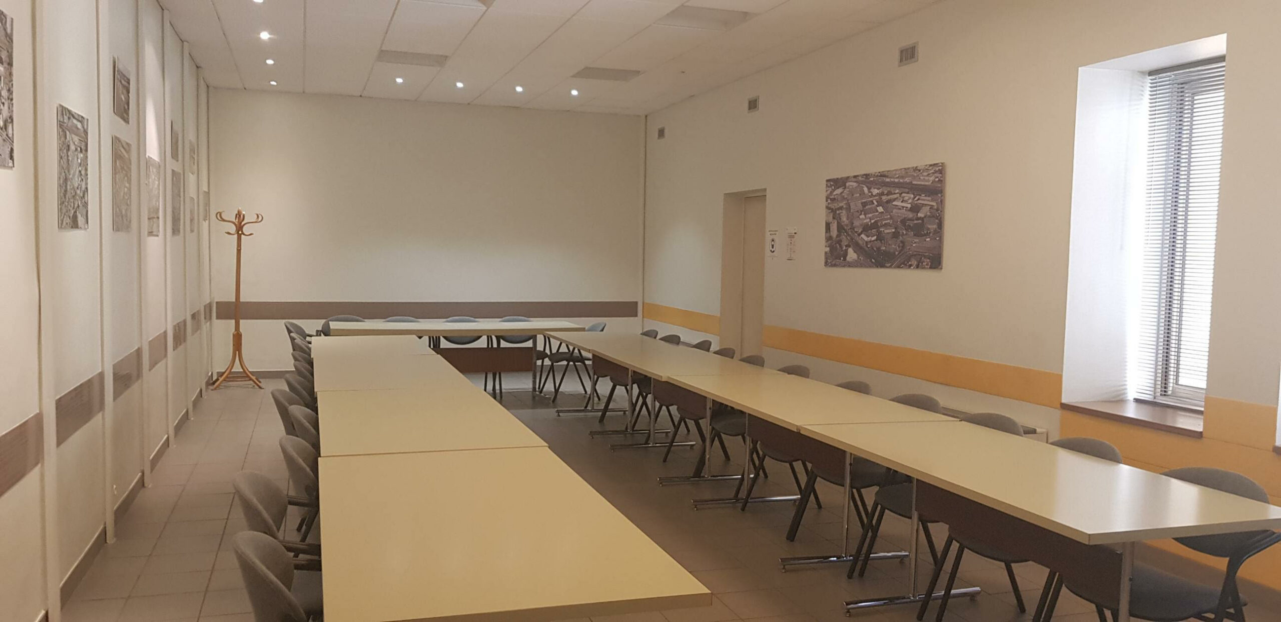 Image salle 75m²